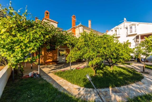 Apartments Elizabeth Биоград-на-Мору Экстерьер фото